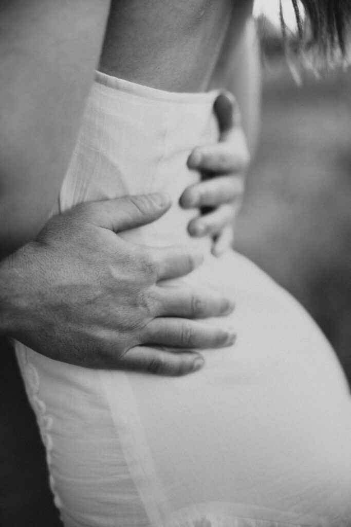 Close up of an engaged couple in the Virginia countryside, blending romance, elegance, and authentic connection.